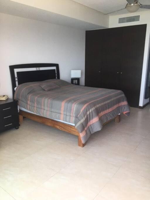 Beautiful 3 Bedroom, Fully Furnished, On The Beach Mazatlán Esterno foto