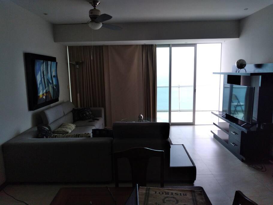 Beautiful 3 Bedroom, Fully Furnished, On The Beach Mazatlán Esterno foto