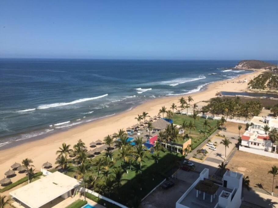 Beautiful 3 Bedroom, Fully Furnished, On The Beach Mazatlán Esterno foto