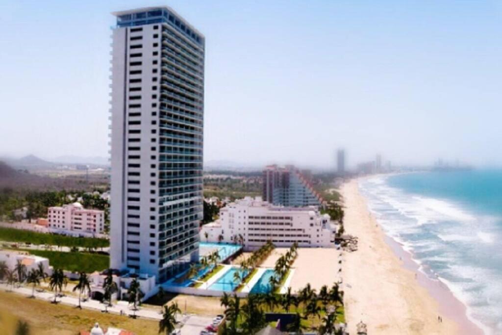 Beautiful 3 Bedroom, Fully Furnished, On The Beach Mazatlán Esterno foto